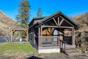 Cabin #4 River Retreat AirBNB