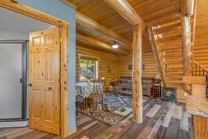 Airbnb cabins near White Bird ID with Salmon River Frontage