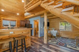Airbnb cabins near White Bird ID with Salmon River Frontage