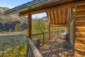 Airbnb cabins near White Bird ID with Salmon River Frontage