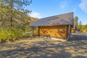 Airbnb cabins near White Bird ID with Salmon River Frontage