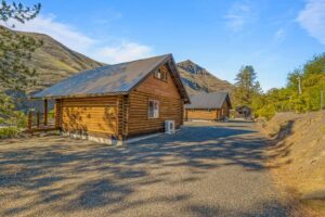 Airbnb cabins near White Bird ID with Salmon River Frontage