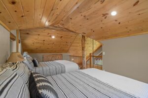 Airbnb cabin 3 near White Bird ID with Salmon River Frontage