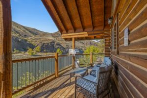 Airbnb cabin 3 near White Bird ID with Salmon River Frontage