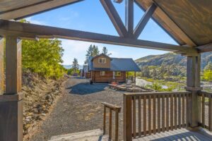 Airbnb cabin 4 near White Bird ID with Salmon River Frontage