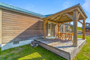 Airbnb cabin 4 near White Bird ID with Salmon River Frontage