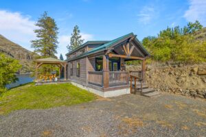 Airbnb cabin 4 near White Bird ID with Salmon River Frontage